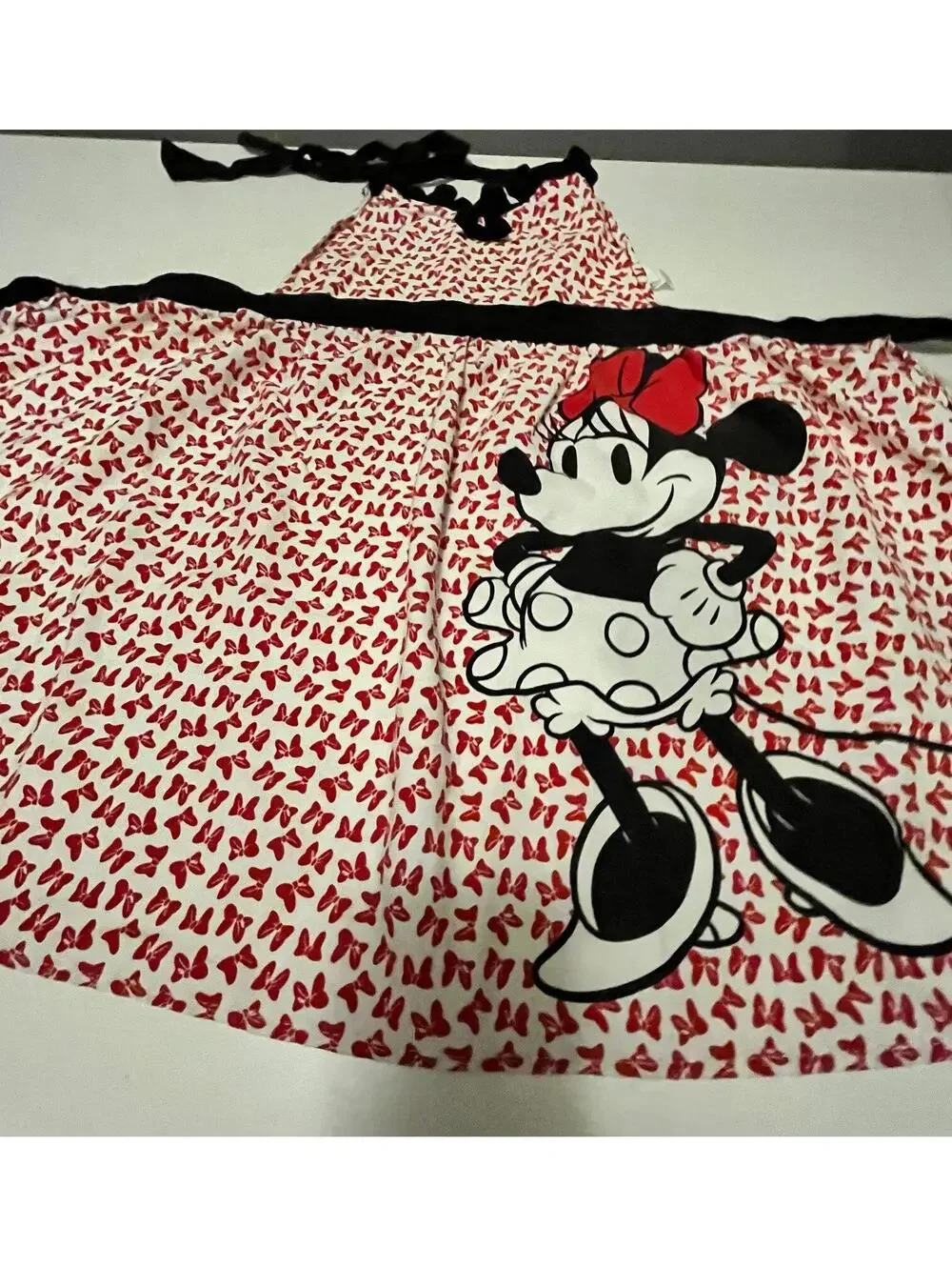 Minnie Mouse Apron Red Bows - Disney Mi. Or Mouse